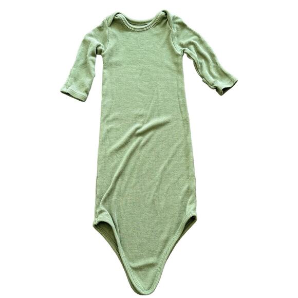 Angel Dear Knotted Gown 0-3m EUC - Picture 1 of 4